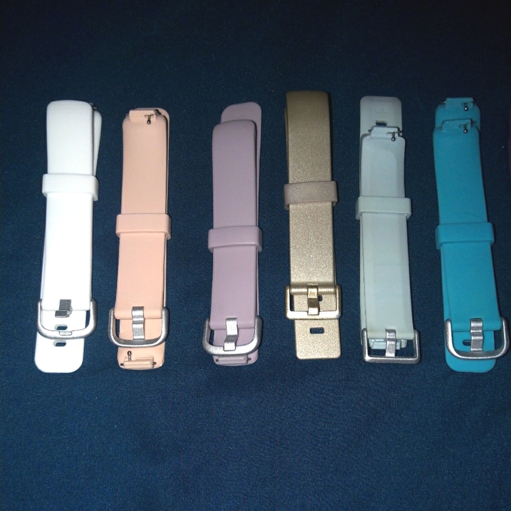 12 Fitbit Bands